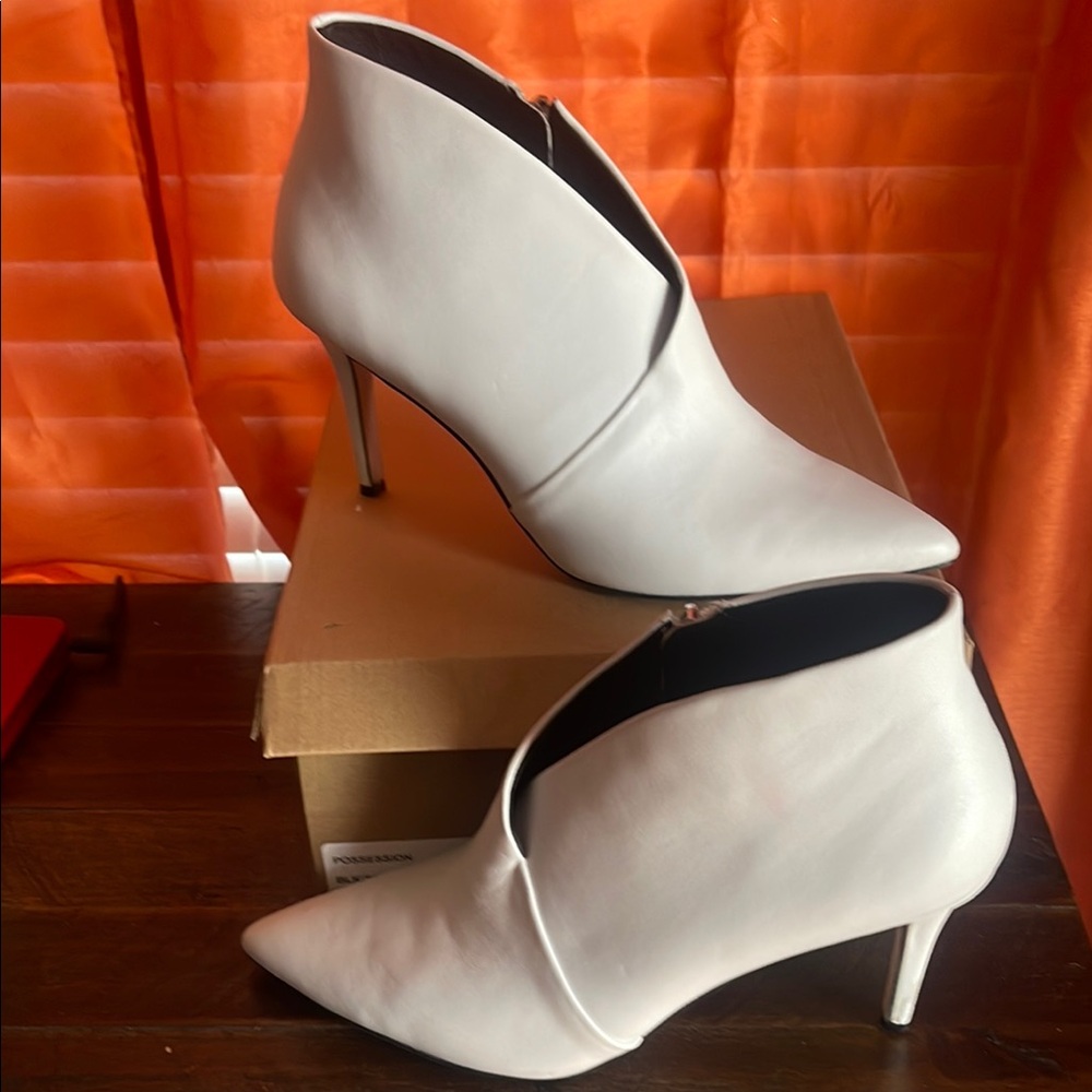 Elegant White Ankle Boots